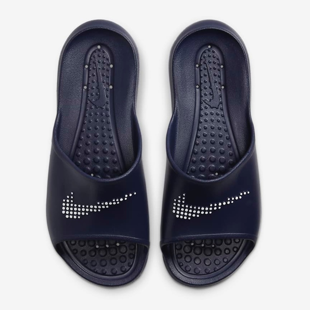 New In Box Mens Nike Victori Ventilated Water/Shower Sandals Multiple Sizes - Picture 1 of 5